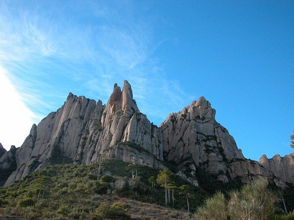 Vista de Montserrat desde Santa Cecilia. A la derecha l´Agulla Teresina