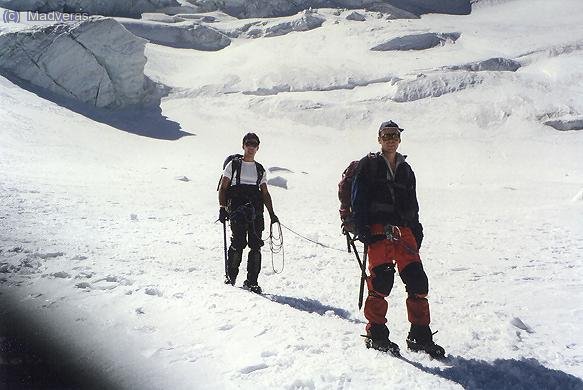 Els dos expedicionaris a les primeres rampes del descens