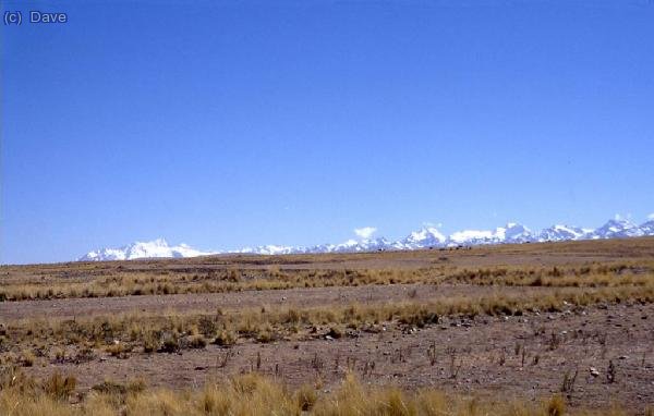 Panorámica de la Cordillera Real: Ancohuma, Chachacomani y Chearoco