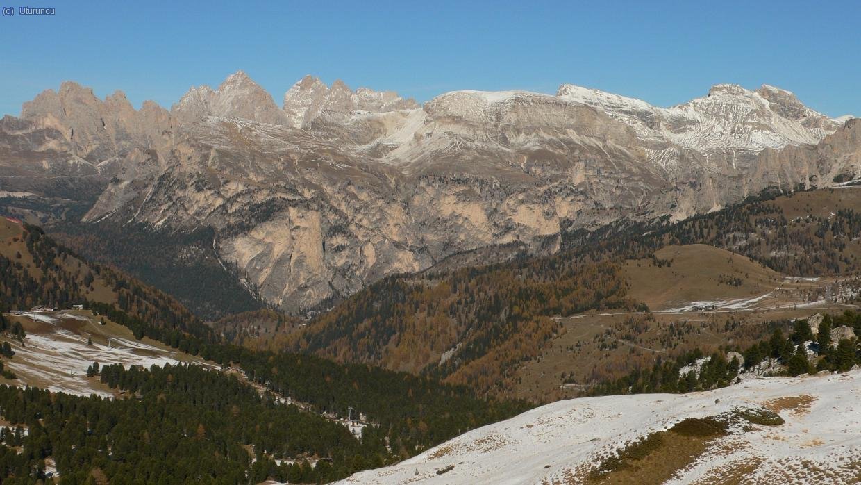 Val Gardena y Gruppo Geisler (Gardenaccia) desde el Passo Sella