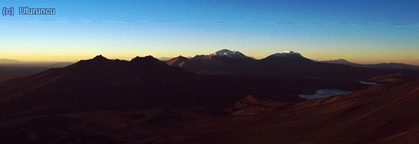 P.N. Lauca (Chile) desde el Pomerape, al amanecer