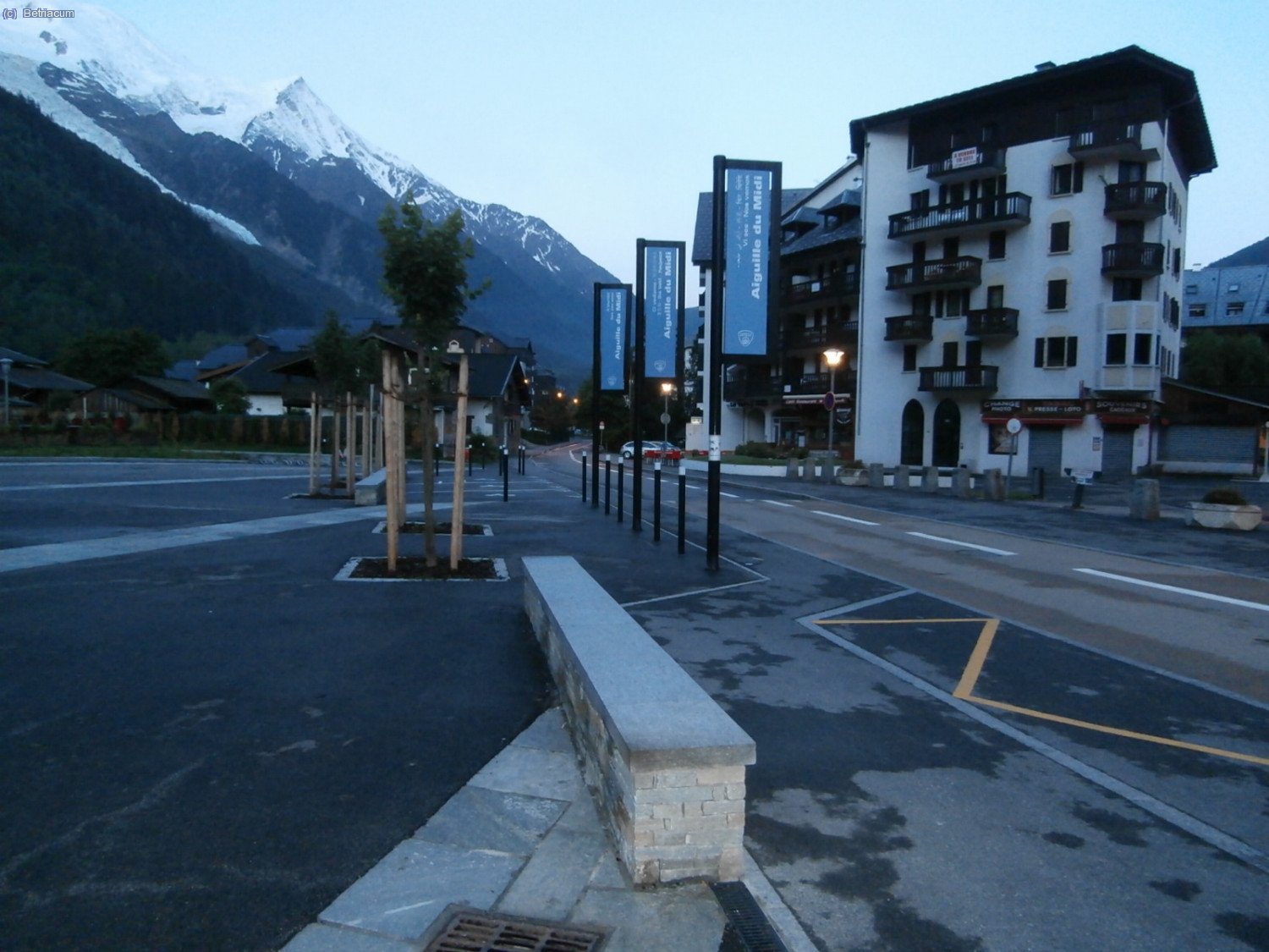 A les 6 h., a Chamonix, esperant el company davant del telefèric de l