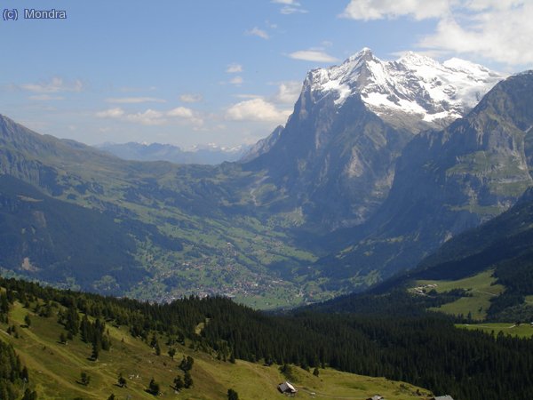 El Wetterhorn, amb Grindelwald als peus