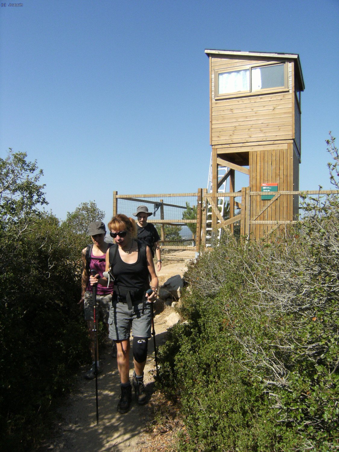 Torre de vigilancia de incendios en la cima del Turó d