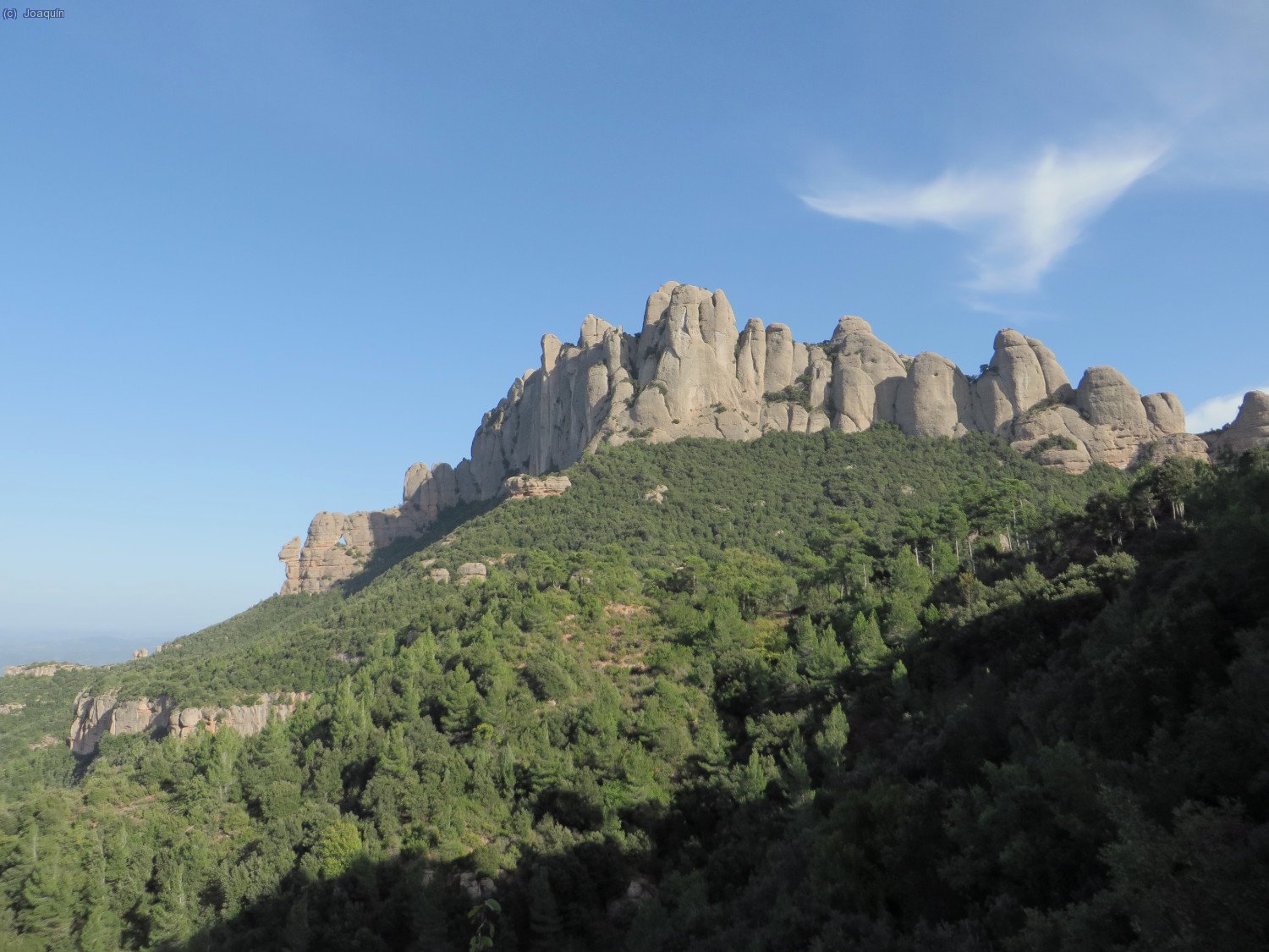 Agulles de Montserrat con La Cadireta a la izquierda