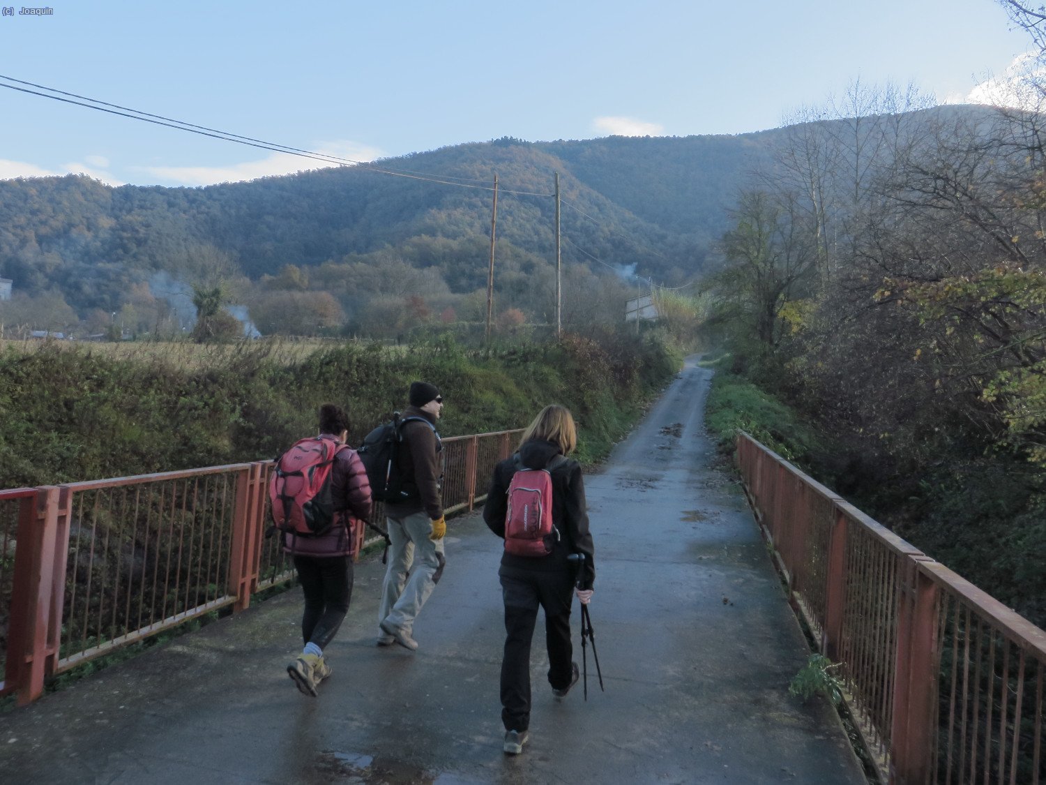 Saliendo de Les Preses camino de la Sierra de Marboleny