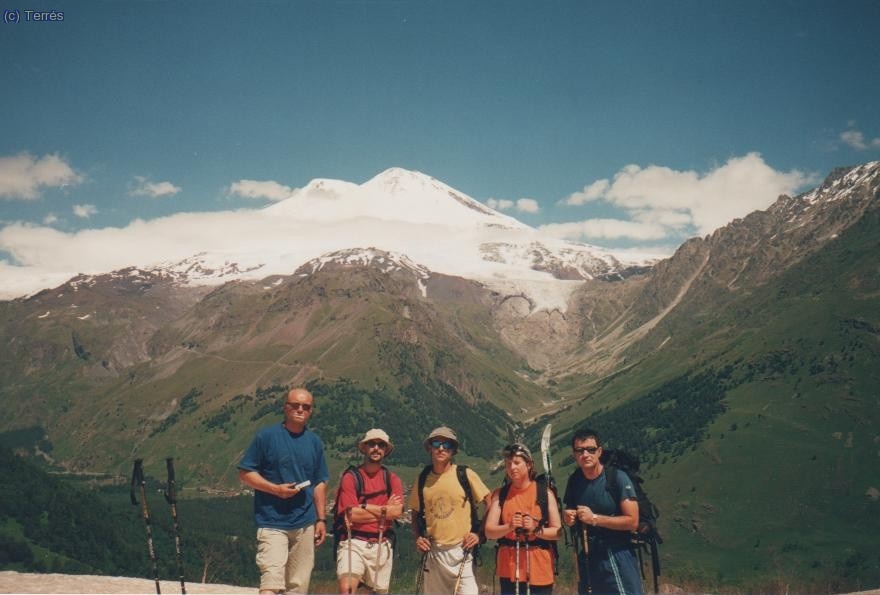 030 Elbrus. El grupo y el Elbrus.