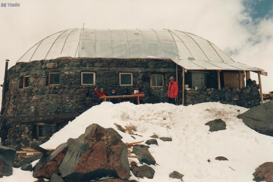060 Elbrus. Refugio Dizel Hut.