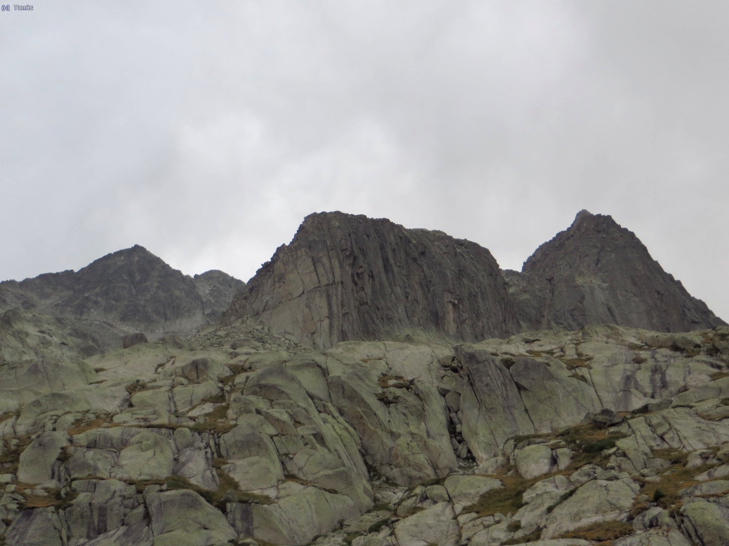 Contrafuertes de la subida al Punta Alta, dich pico a la izquierda