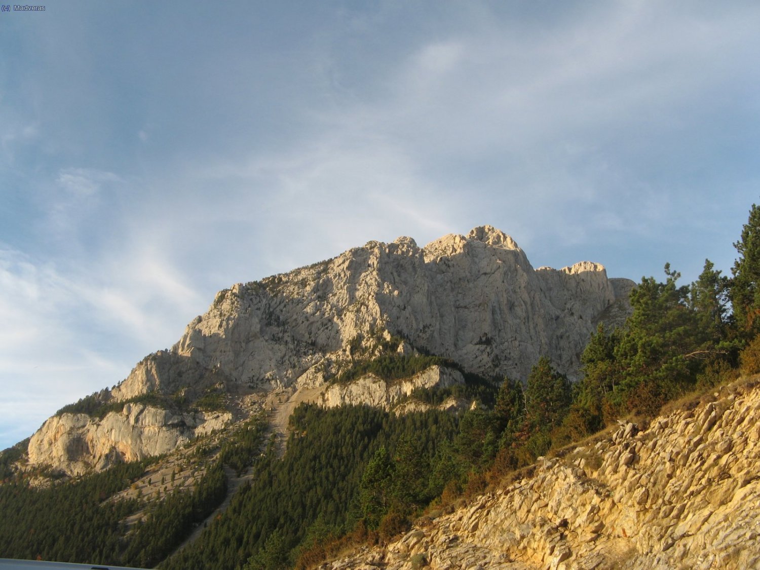Les primeres llums sobre el Pedra