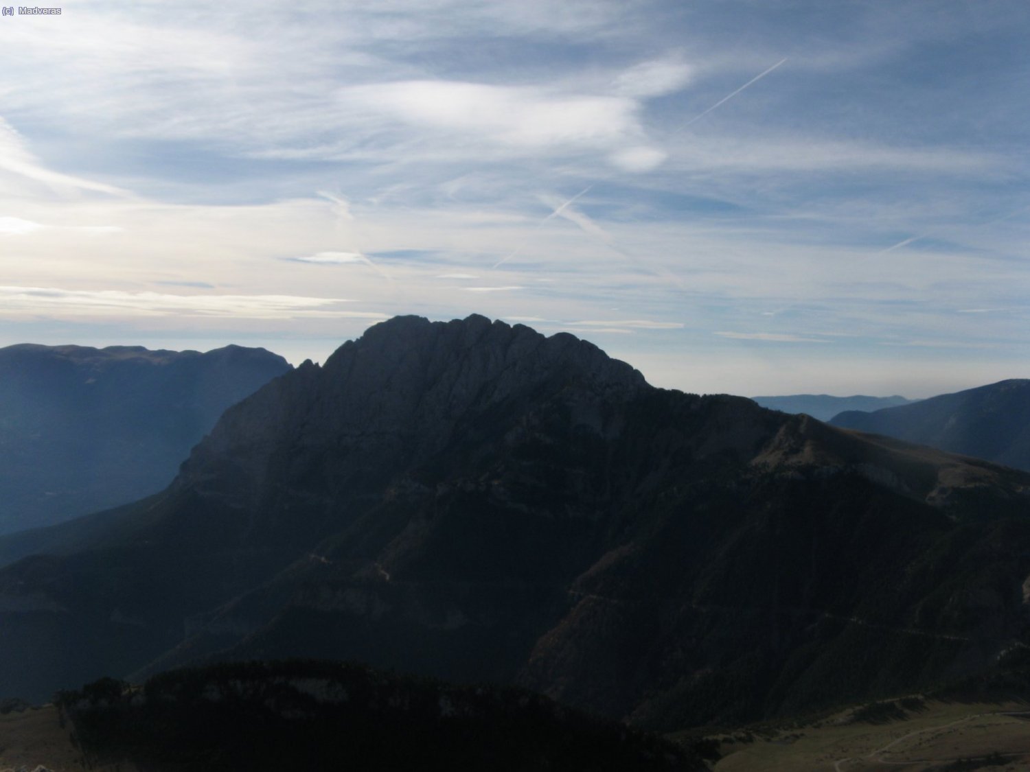 Visi&oacute; completa de la imponent figura del Pedraforca i la seva espectacular cara nord