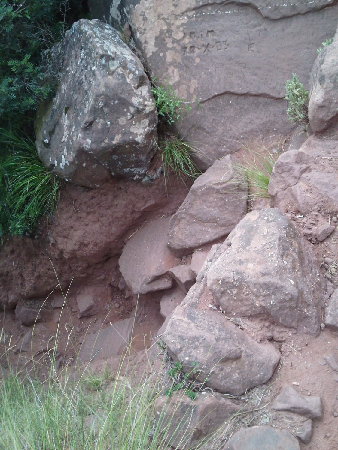 El camino es bastante abrupto, con muchos bloques,m&aacute;s aiciente para mi pierna