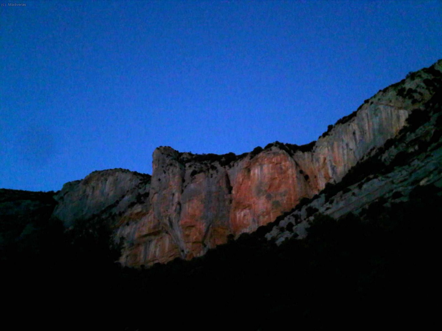 Ultimas luces en el pilar del segre