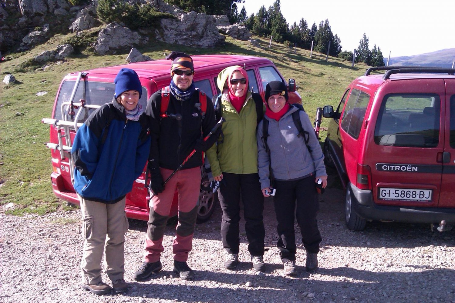 Silvia, yo, Juana y montse .... pelaos de frio... pero que viento!!!!