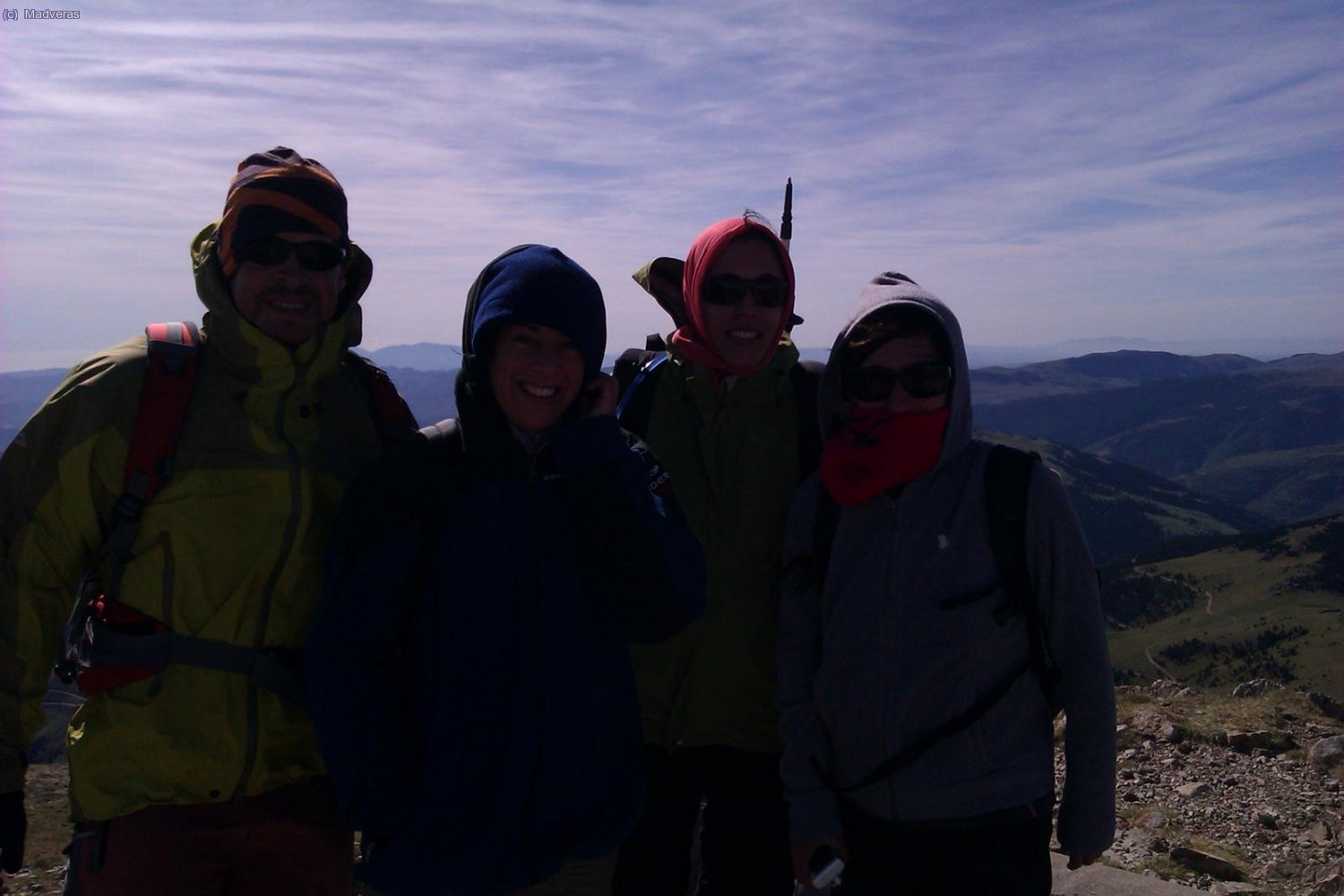 Foto de cima, un servidor, Silvia, Juana y Montse