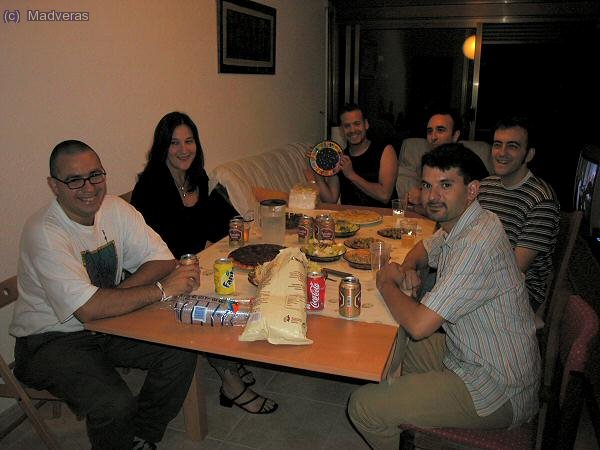 Mirlo, rosana, Yo pispo, Oscar, MadJaume, dave.. y LoyBcn detras de la camara :) ... los que estaban sin estar presentes Mapicas, Quintin, Pekas, JC, Montse, Zorat..... y todos