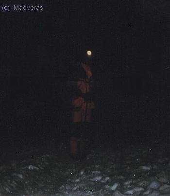 Tan de bon mat&iacute; que encara es negra nit.