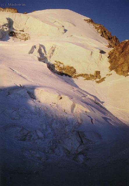 Dome de Niege amb les primeres llums del dia.