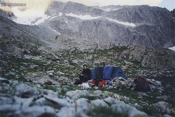 Sopant i recuperant forces despr&eacute;s d&acute;un jornada tan dura