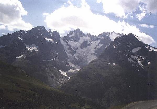 Vista des del cotxe anant cap al m&iacute;tic port de Galibier.