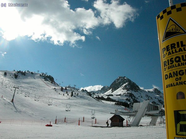 Sortim de l&acute;estacio de Grau roig
