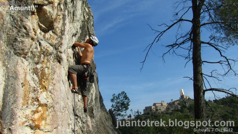 El tercer 6a del dia... foto: Juanto Fernandez (http://juantotrek.blogspot.com.es/2012/10/escalada-en-subirats.html)