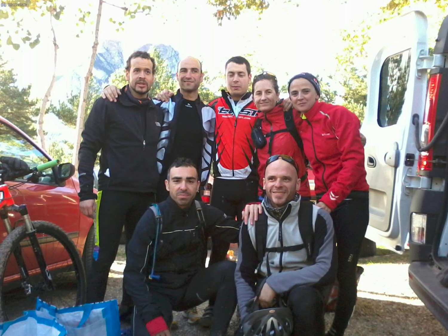 EQUIPO!!! :)

mmm.... hay alguno que mire a la camara?... xDD

(foto: Jordi Solé)  