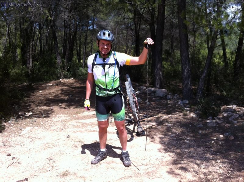 I segon pete!!! ... ara si que decidim tallar la ruta i intentar tornar com bonament es pugui. Hem de tallar tot el tros que passava per Les Gunyoles  