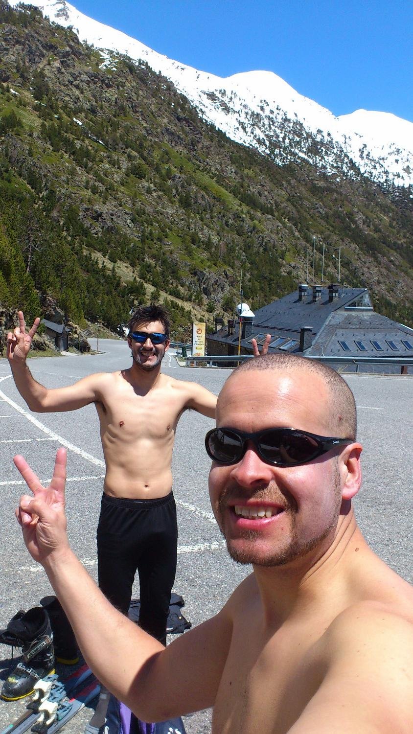 De vuelta en el parking, ya no hacia el frio del sabado jejejeje