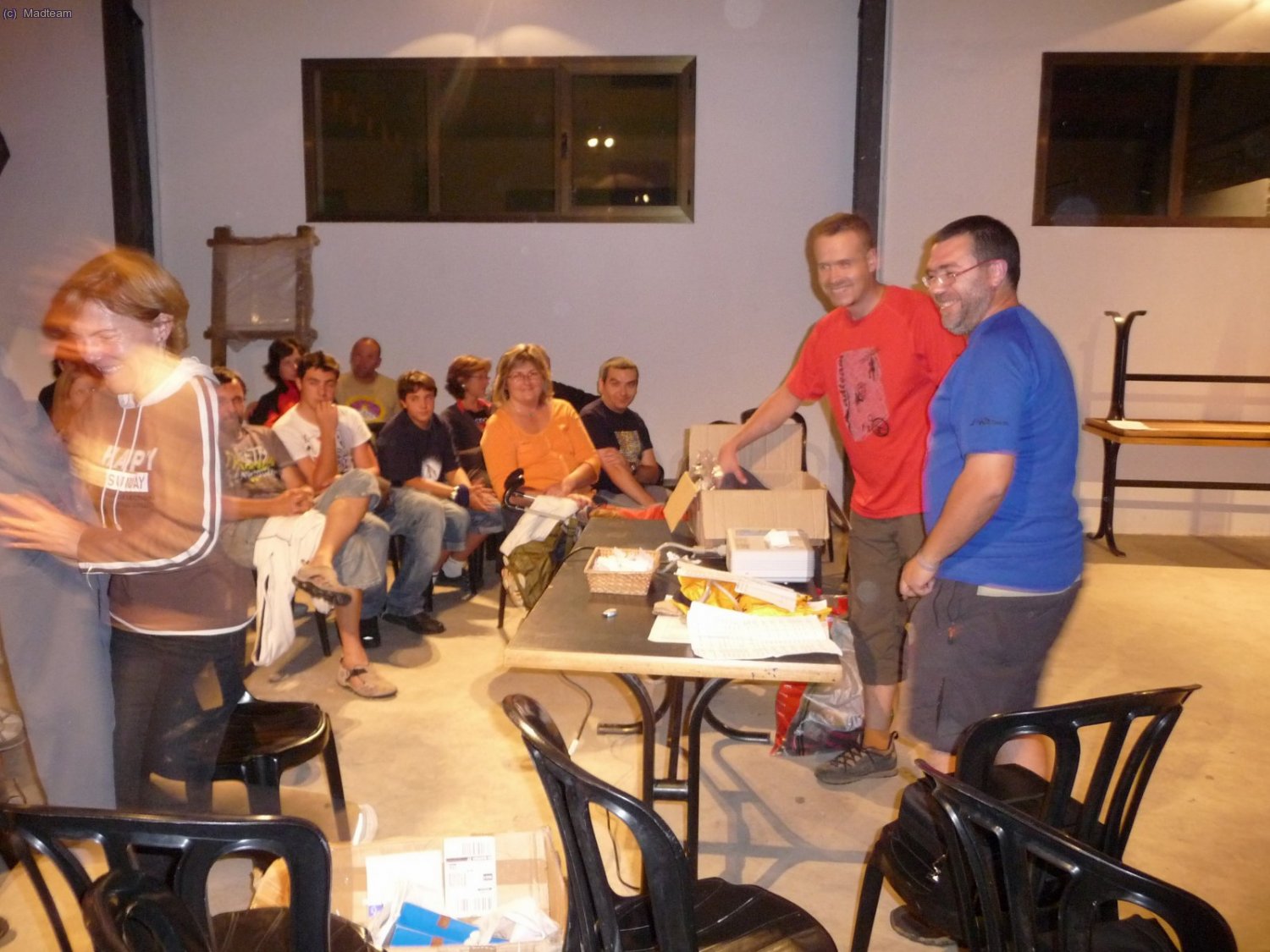 Encarna se escapa de la foto