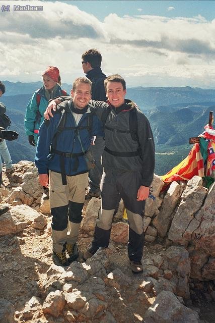 Al cim del Pollegó Superior. MadVeras y Dani.