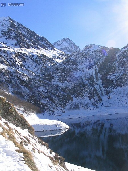 Bonita imagen del lago de Oo