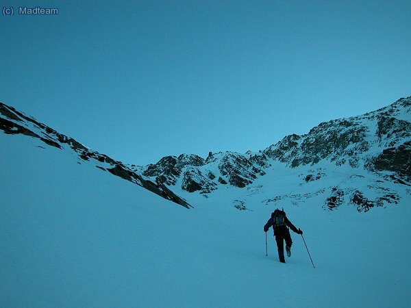 Dave abriendo traza.. aqui la nieve aun estaba pasable
