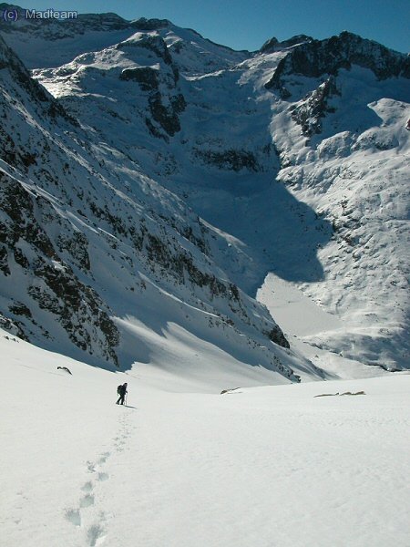 De bajada, con nieve blandurria