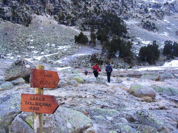 Camino al lago de Llosars