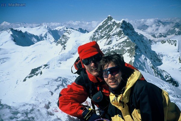 MadEdu y Nuria en la cima del Mönch (4107m)