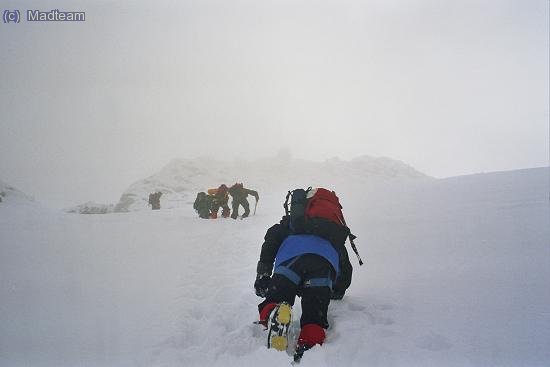 Llegando a mitad de recorrido para enlazar con la arista. Foto: MADVERAS
