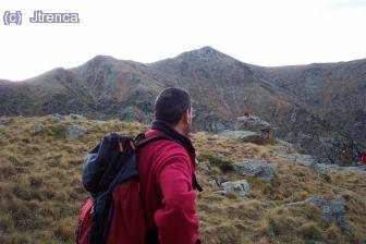 mirando al balandrau...