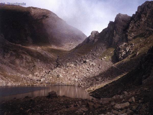 Lago de Gorgutes y el puerto de la Glera