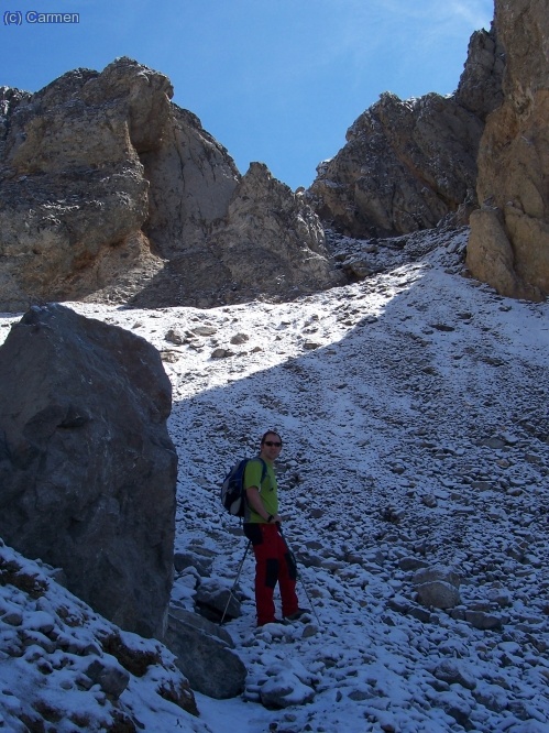 Josu posando para la posteridad  &iexcl; nieve en agosto !