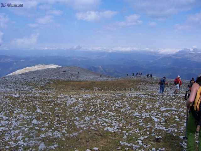 Inicio de la vuelta, por la gran cima de Ezkaurre.