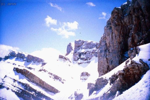 Vista hacia la salida directa del Ordiguer (desde aquí se ve potente, la verdad es que se deja hacer)
