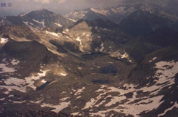 Y ya bajando, se ven varios lagos sin nombre en mi mapa de la Alpina...Nadie es perfecto