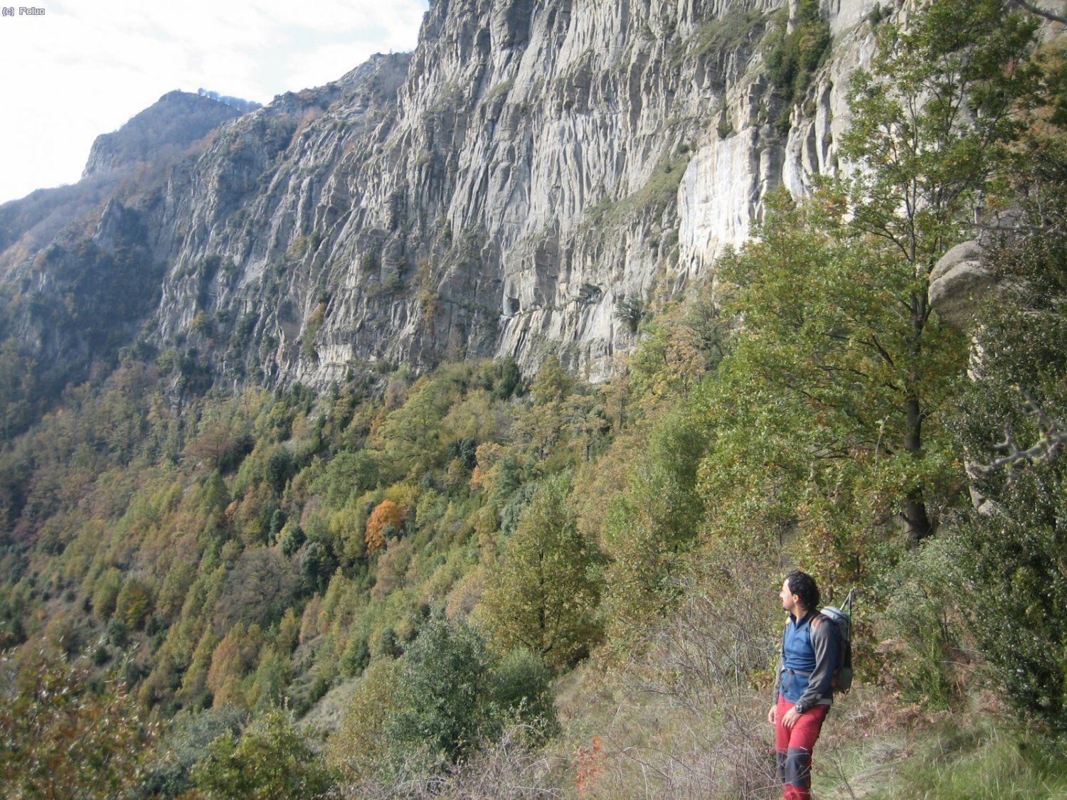 Seguim el cami fins que gira direcci&oacute; Nord a trobar...