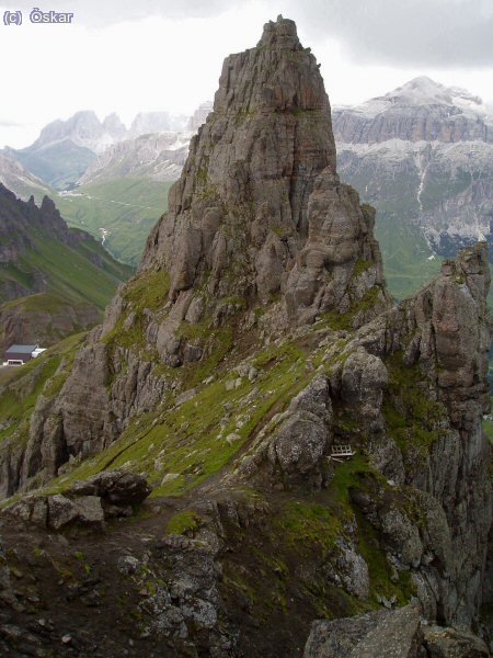 Punta Mesola (2.505 mts) por ah&iacute; arriba va la ferrata