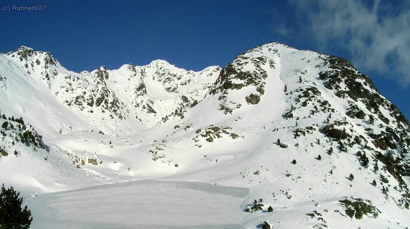 Estany Primer completament gla&ccedil;at