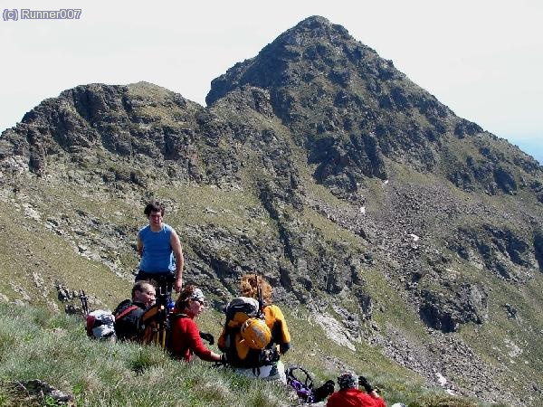 Abans de començar la cresta , en rehidratem i menjem una miqueta