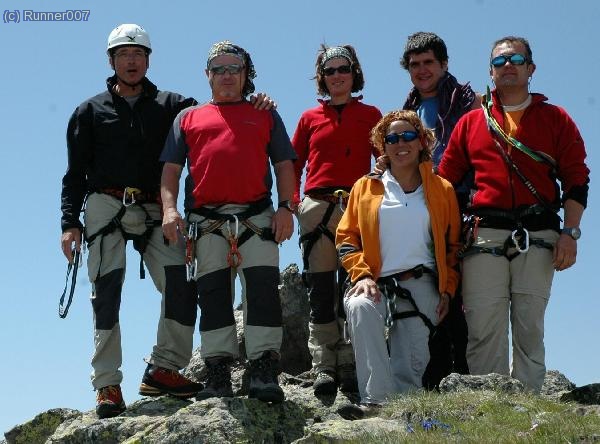 El grup al complerrt , de esquerra a dreta : Jaume , Joan , Montse , Carme , Quim i jo mateix .