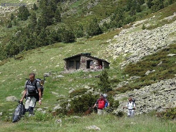 S´ha acabat ... marxem de refu , carreguem les nostres escombreries  , i fins i tot , unes quantes d´altres .