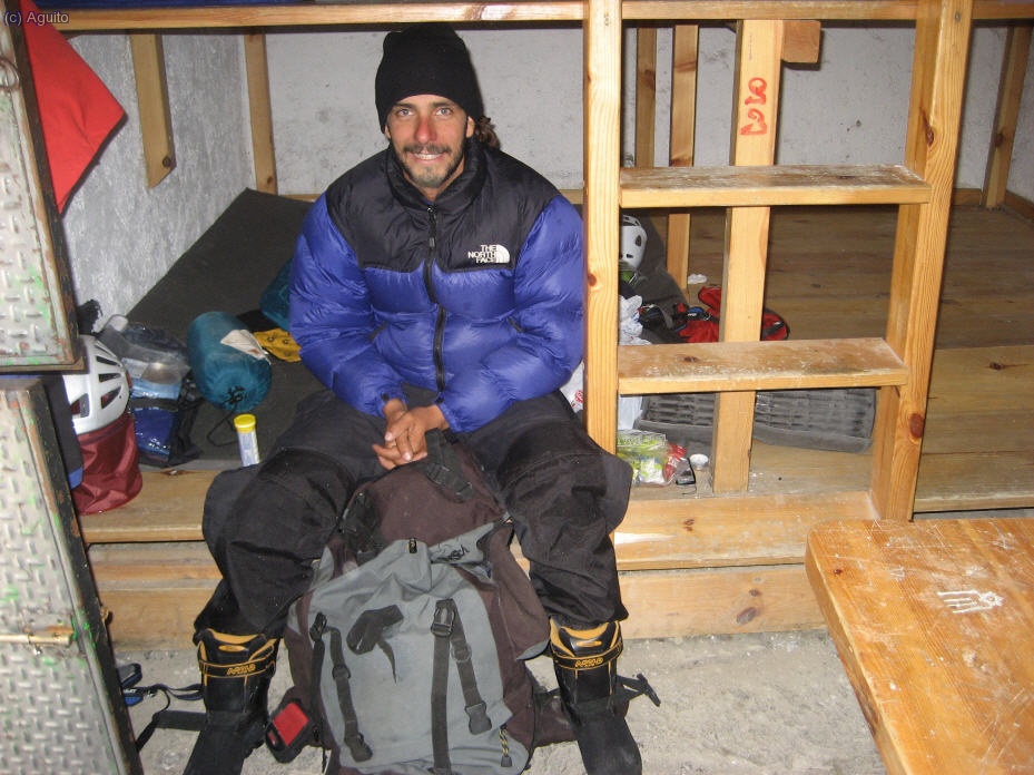 Jose preparando la mochila